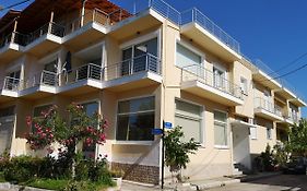 Garden Apartment 20M From The Sea I3
